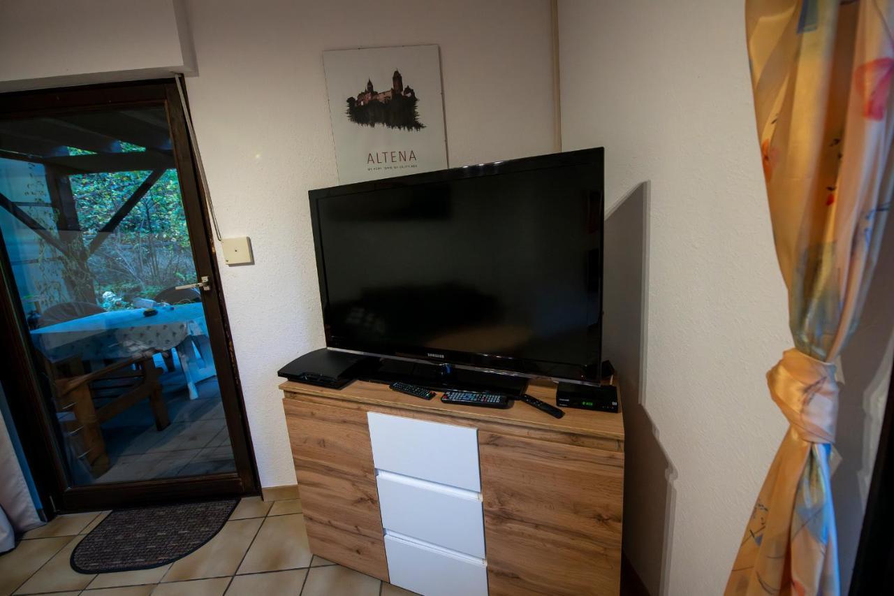 Schoene Ferienwohnung In Ruhiger Lage Altena Exteriör bild
