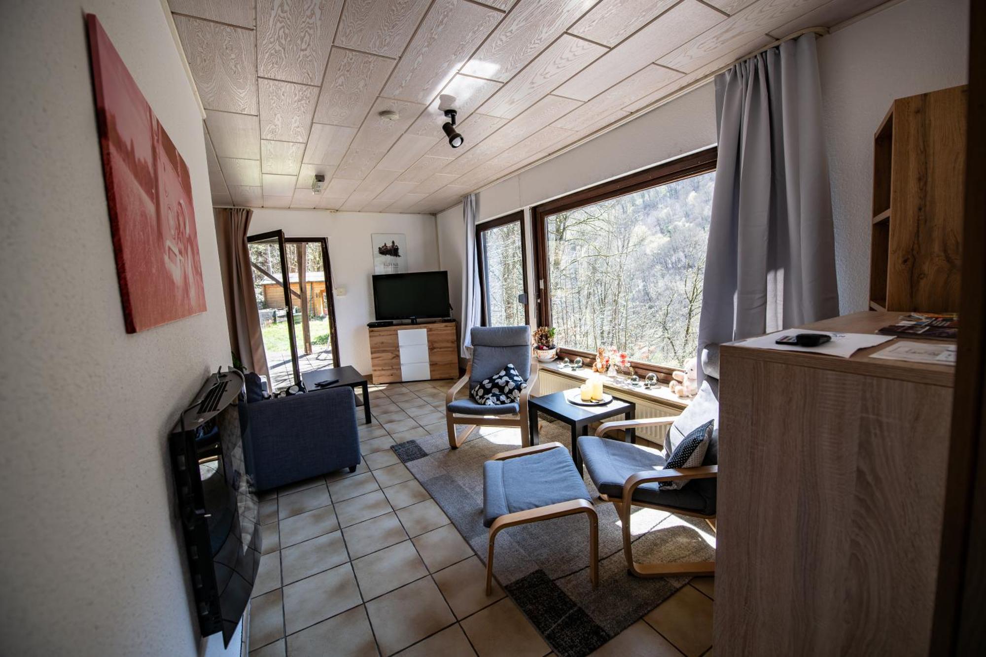 Schoene Ferienwohnung In Ruhiger Lage Altena Exteriör bild